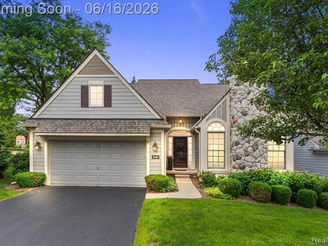 Condo for sale in Bloomfield Hills, Michigan