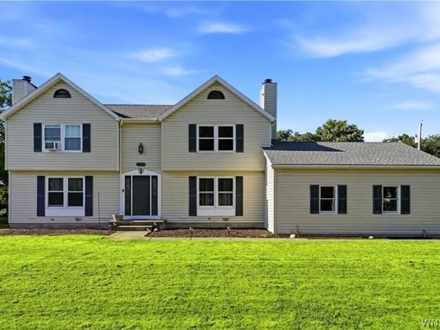 House for sale in Niagara, New York
