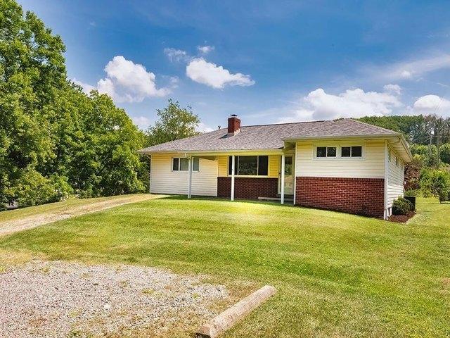 House for sale in Bakerstown, Pennsylvania