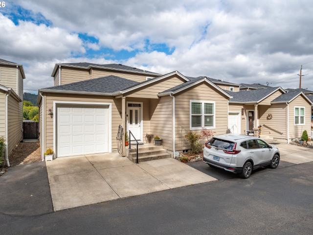Condo for sale in Roseburg, Douglas County