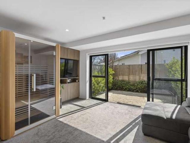 Apartment for sale in Heathcote, Canterbury