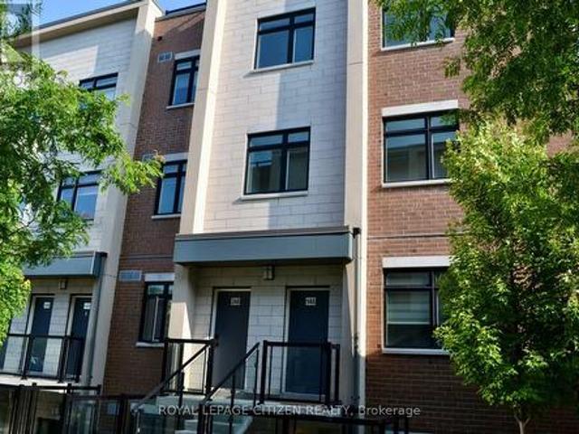 Townhouse for sale in Mississauga, Ontario