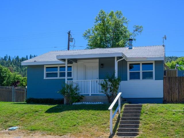 House for sale in Lewiston, California