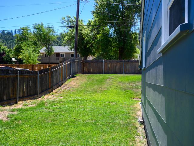 House for sale in Lewiston, California