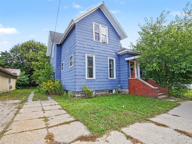 House for sale in Manistee, Manistee County