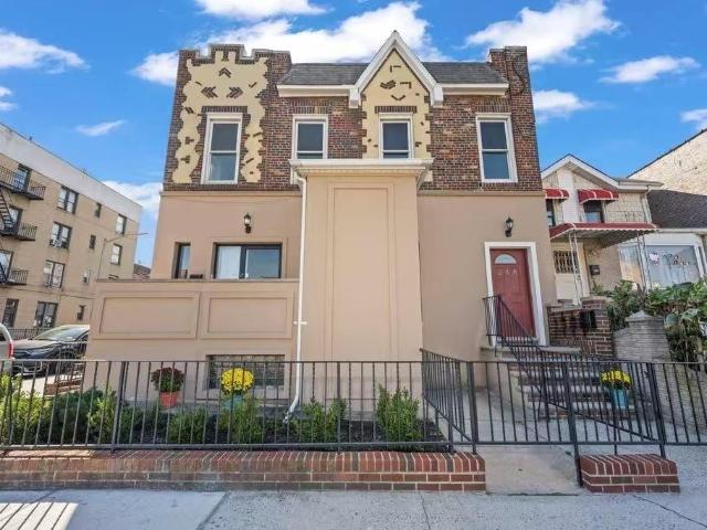 Commercial for sale in Arverne, New York