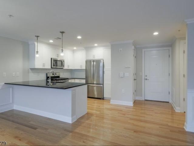 Condo for rent in Cedar Grove, New Jersey