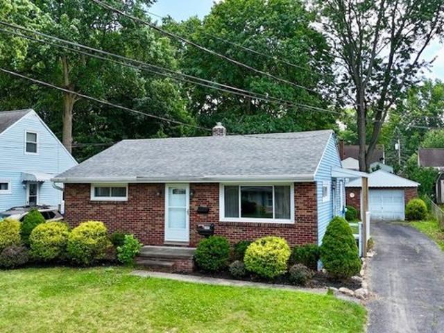 House for sale in Summit, Ohio