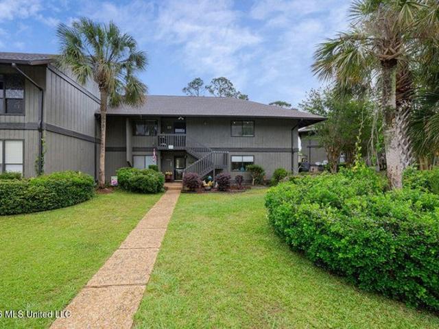 Condo for sale in Diamondhead, Mississippi