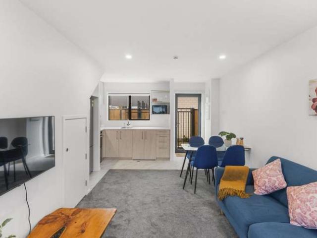 Townhouse for sale in Heathcote, Canterbury