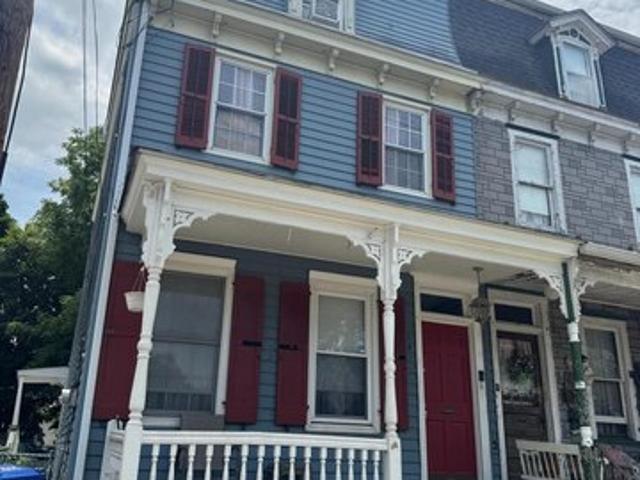 Townhouse for sale in Burlington, New Jersey