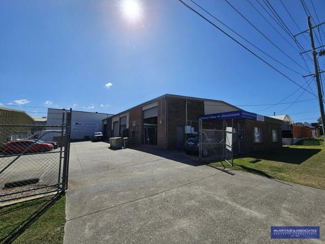 Warehouse for rent in Toombul, Queensland