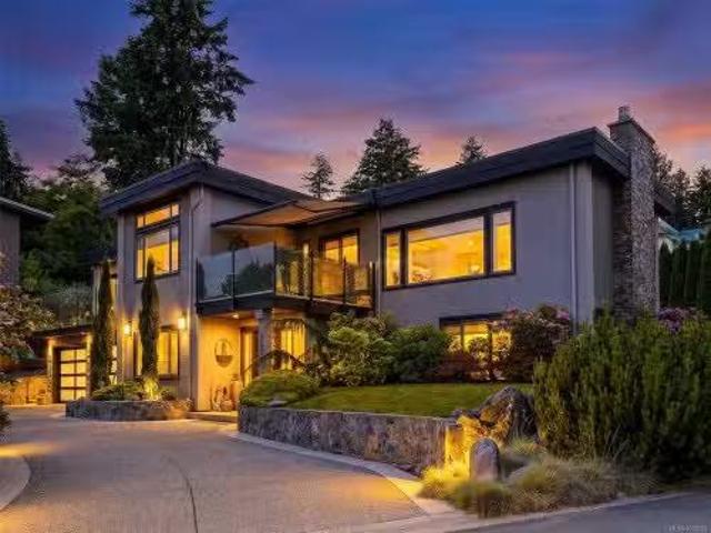 House for sale in Saanich, British Columbia