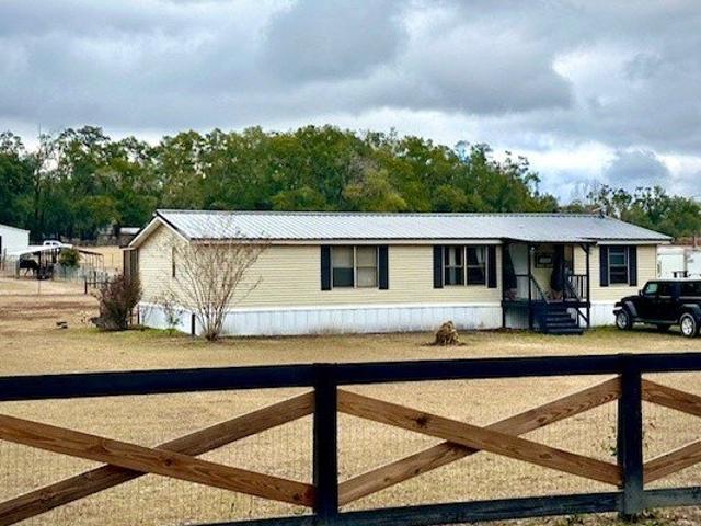 House for sale in Fort White, Florida