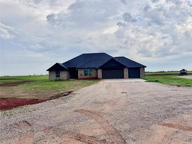 House for sale in Cashion, Oklahoma