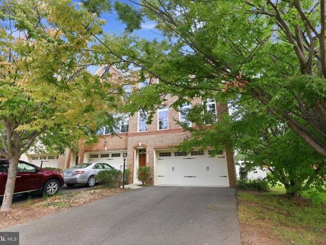 Townhouse for sale in Chantilly, Fairfax County