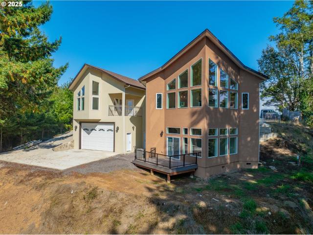 House for sale in North Bend, Oregon