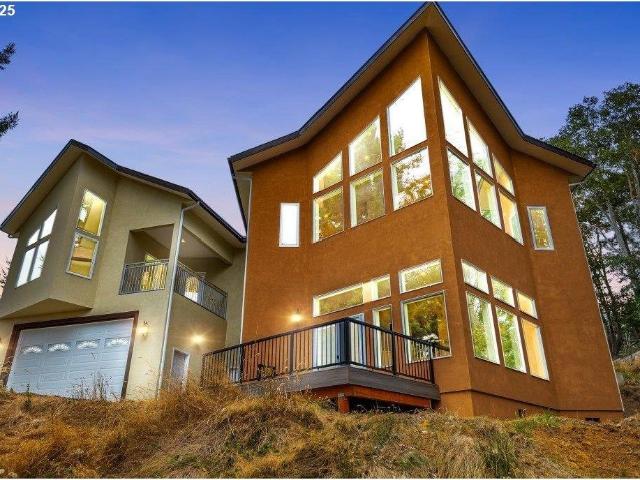 House for sale in North Bend, Oregon