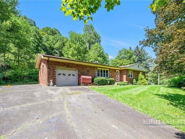 House for sale in Lansing, North Carolina