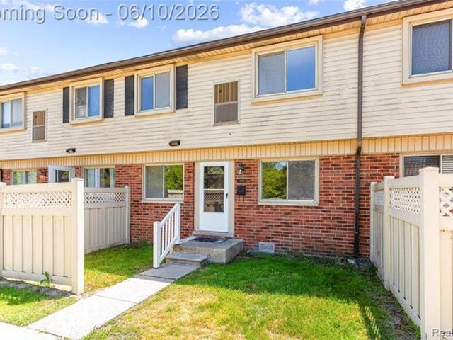 Townhouse for sale in Flat Rock, Michigan