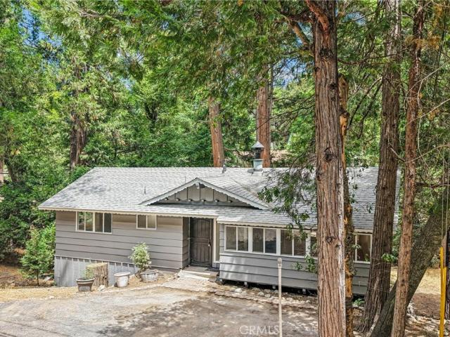 House for sale in Cedarpines Park, California