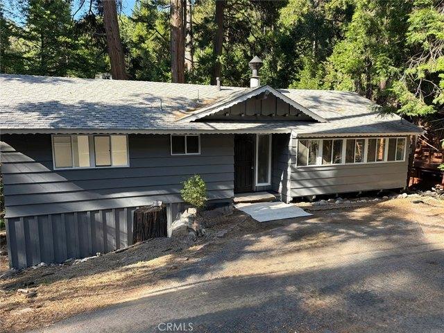 House for sale in Cedarpines Park, California