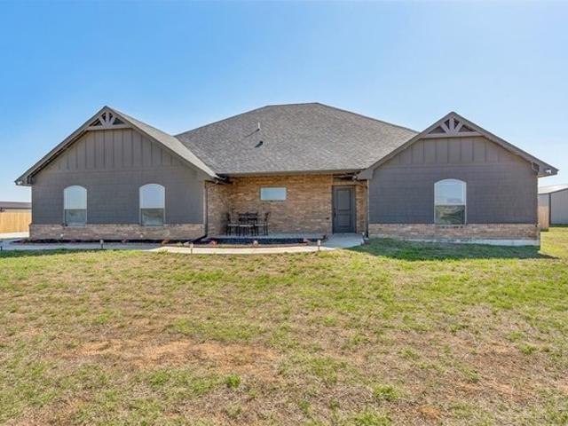 House for sale in Cashion, Oklahoma