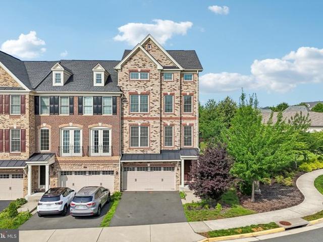 Townhouse for sale in Virginia