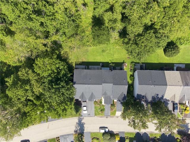 Townhouse for sale in Oakmont, Pennsylvania