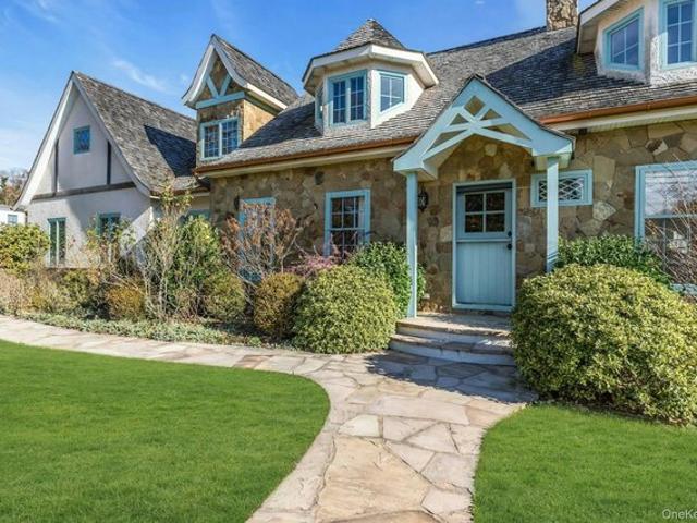 House for sale in Bohemia, New York