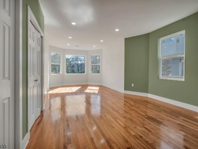 House for sale in Leonia, New Jersey
