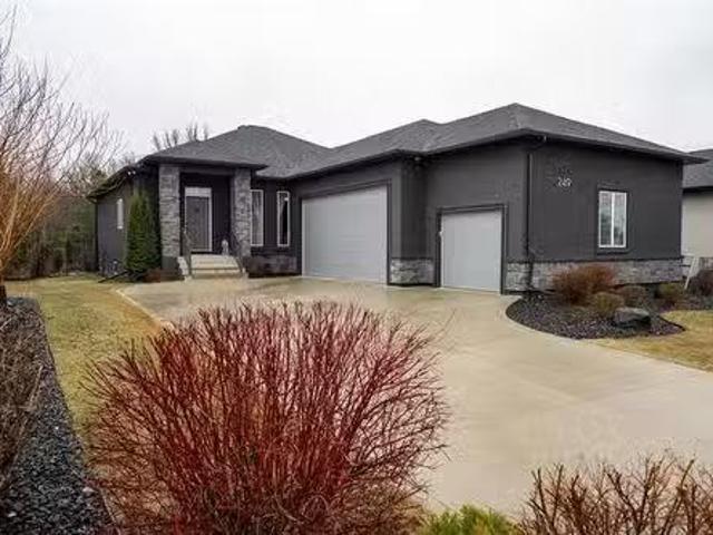 House for sale in Springfield, Manitoba