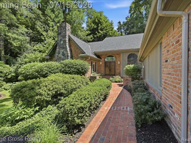 Condo for sale in Bloomfield Hills, Michigan