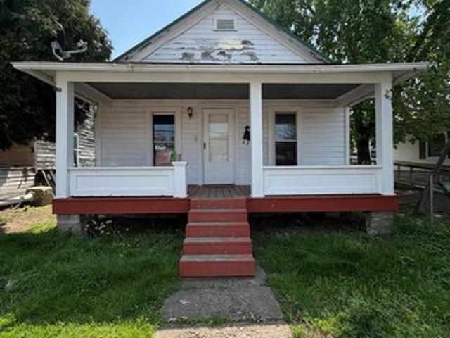 House for sale in Sistersville, West Virginia