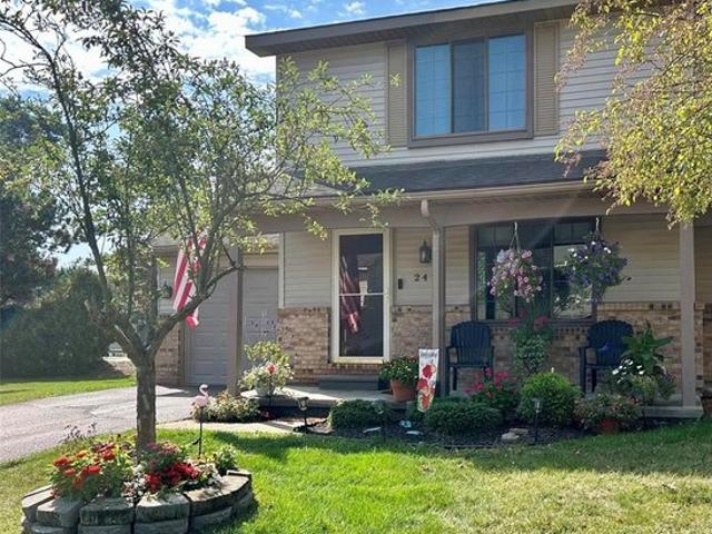 Condo for sale in Walled Lake, Oakland County