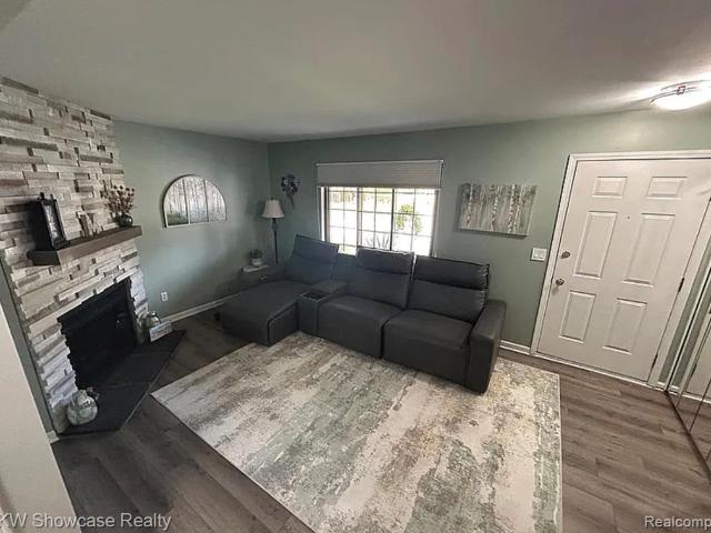 Condo for sale in Lake Winds North, Walled Lake