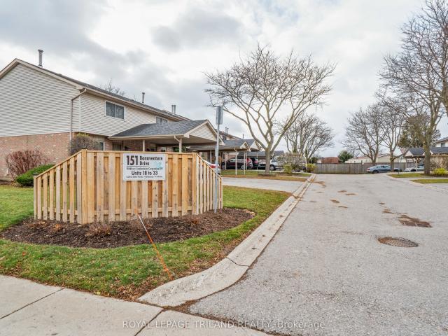 Condo for sale in Arva, Ontario