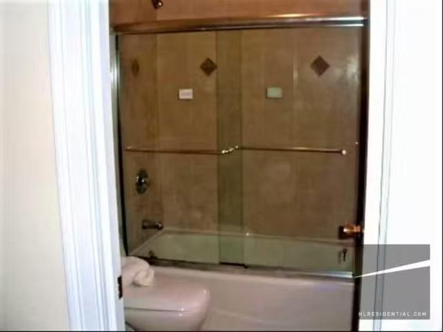 Condo for rent in Astoria