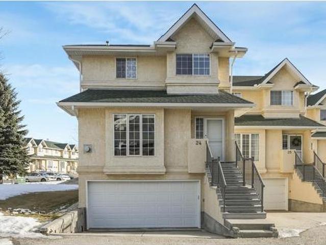 Townhouse for sale in Wedgewood, Alberta