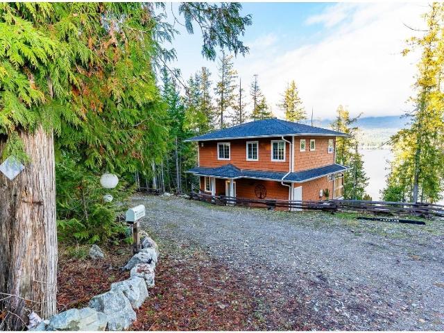 House for sale in Eagle Bay, British Columbia