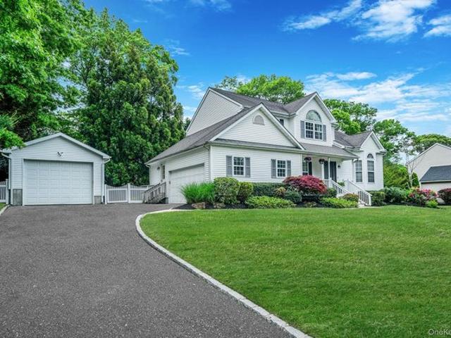 House for sale in Centereach, New York