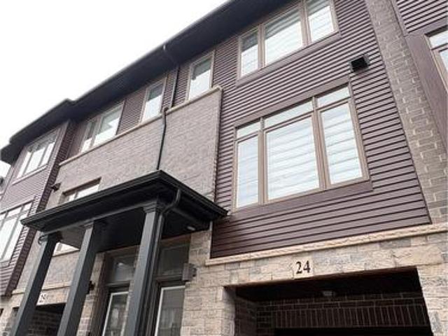 Townhouse for sale in Ancaster, Ontario