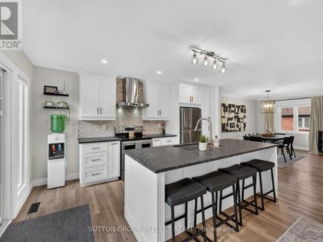 Townhouse for sale in Arva, Ontario