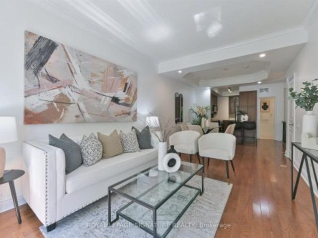 Townhouse for sale in Woburn, Ontario