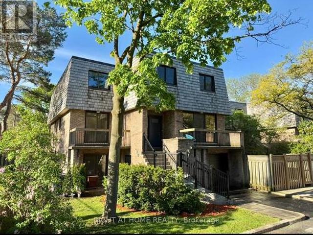 Townhouse for sale in Woburn, Ontario