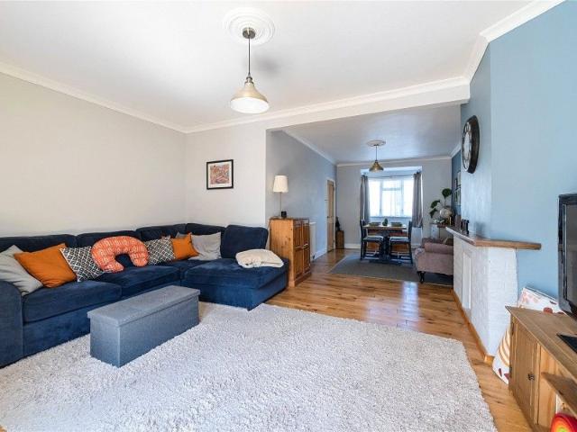 House for rent in Row Town, Surrey