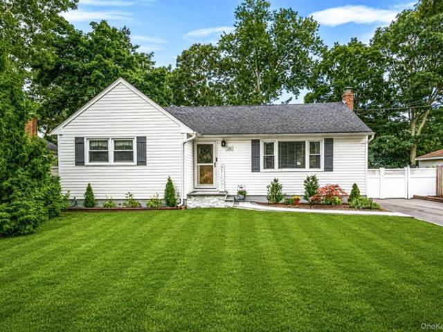 House for sale in Centereach, New York
