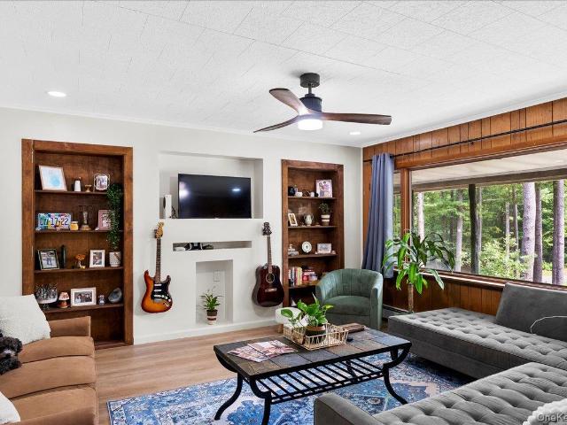 House for sale in Acra, New York