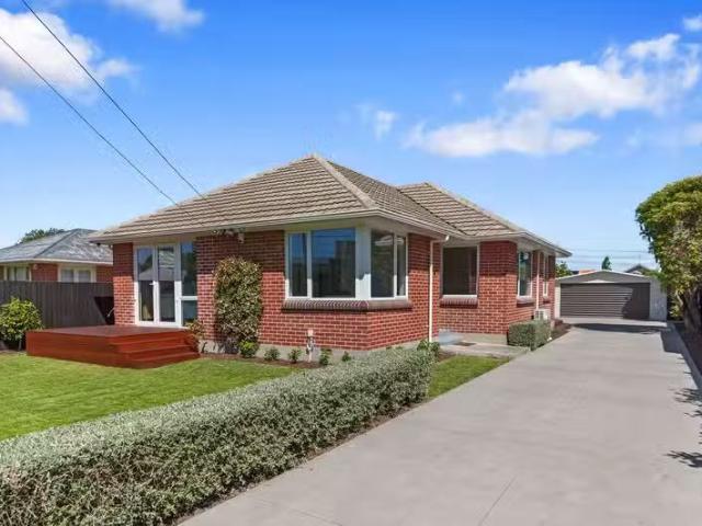 House for sale in Chaslands, Canterbury