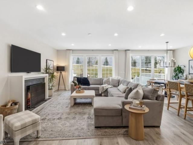 Condo for sale in Cedar Grove, New Jersey
